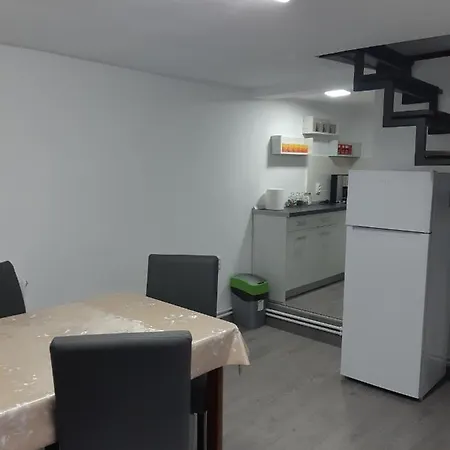 Apartment Magnolia Nearby Center With Parking Sibiu